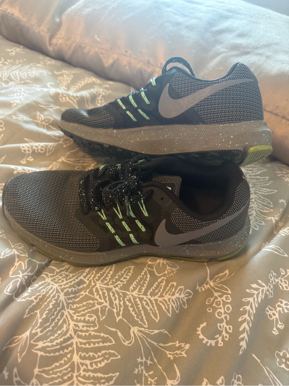 Nike Men’s Gray and Lime Green Training Sneakers